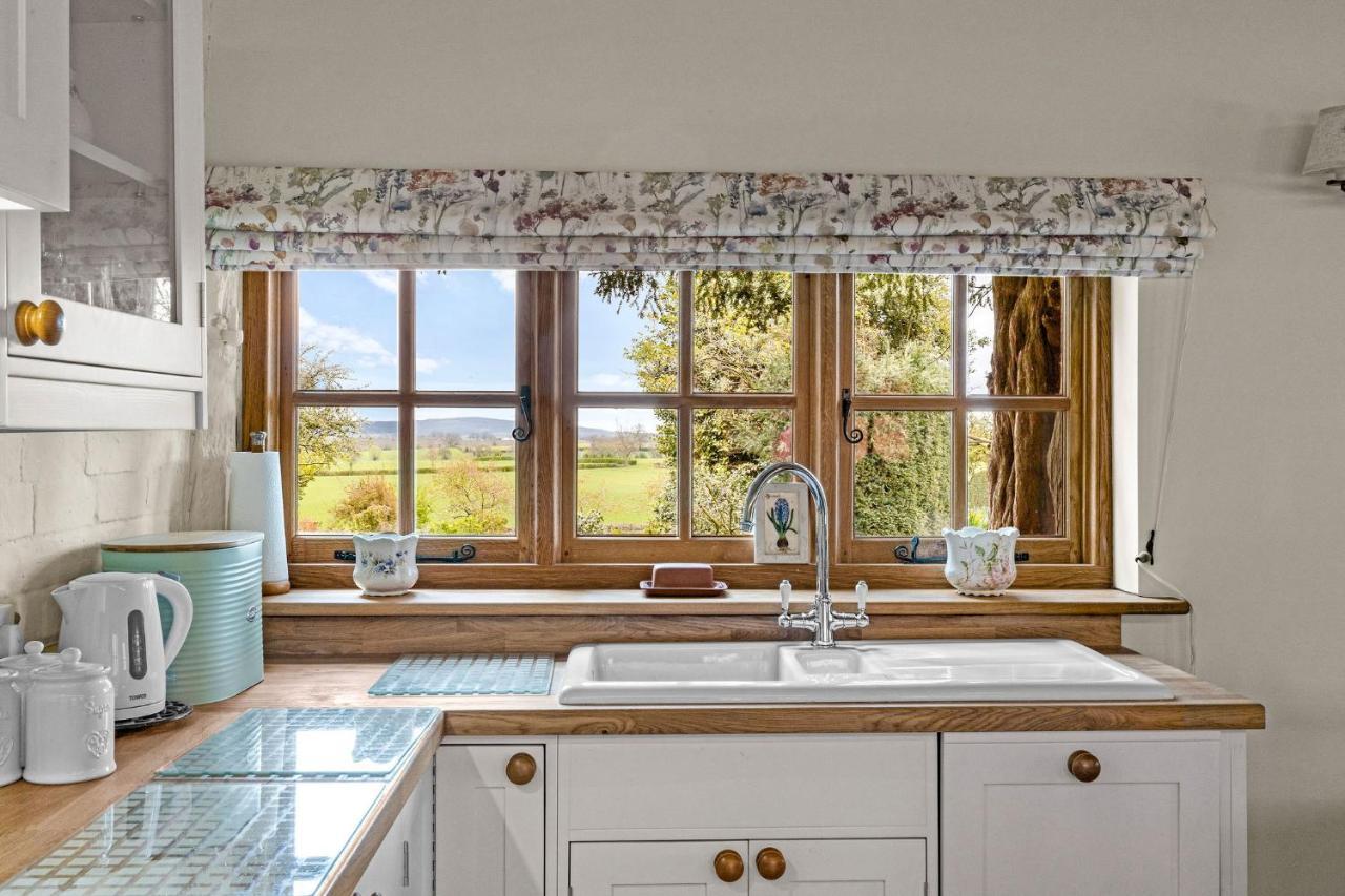 Gardeners Cottage Near Ледбері Екстер'єр фото